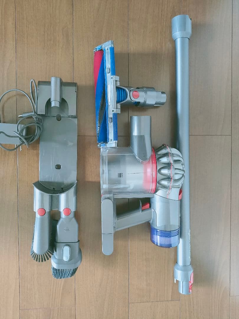 dyson v8 fluffy + SV10K SLM2 中古品動作確認済み。