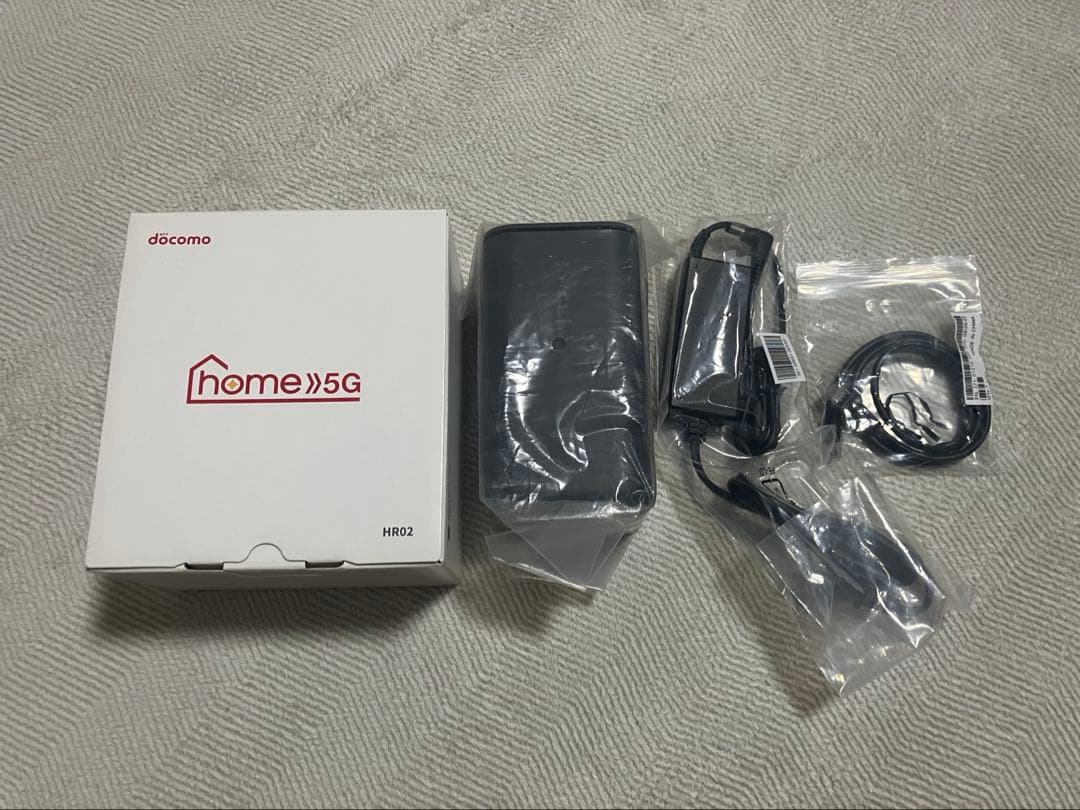 docomo  5G HR02 ダークグレー