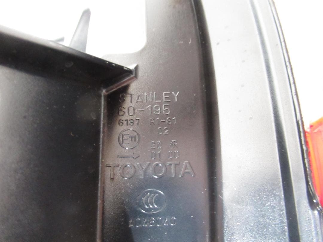 150 中期 後期 ランドクルーザー プラド 純正 右 LED テールレンズ