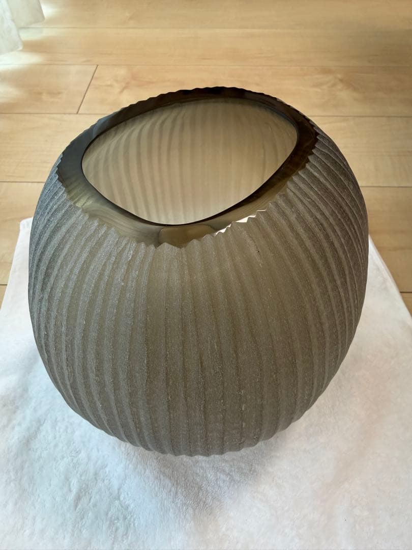 花瓶・フラワースタンド GUAXS NAGAA M / smokegrey