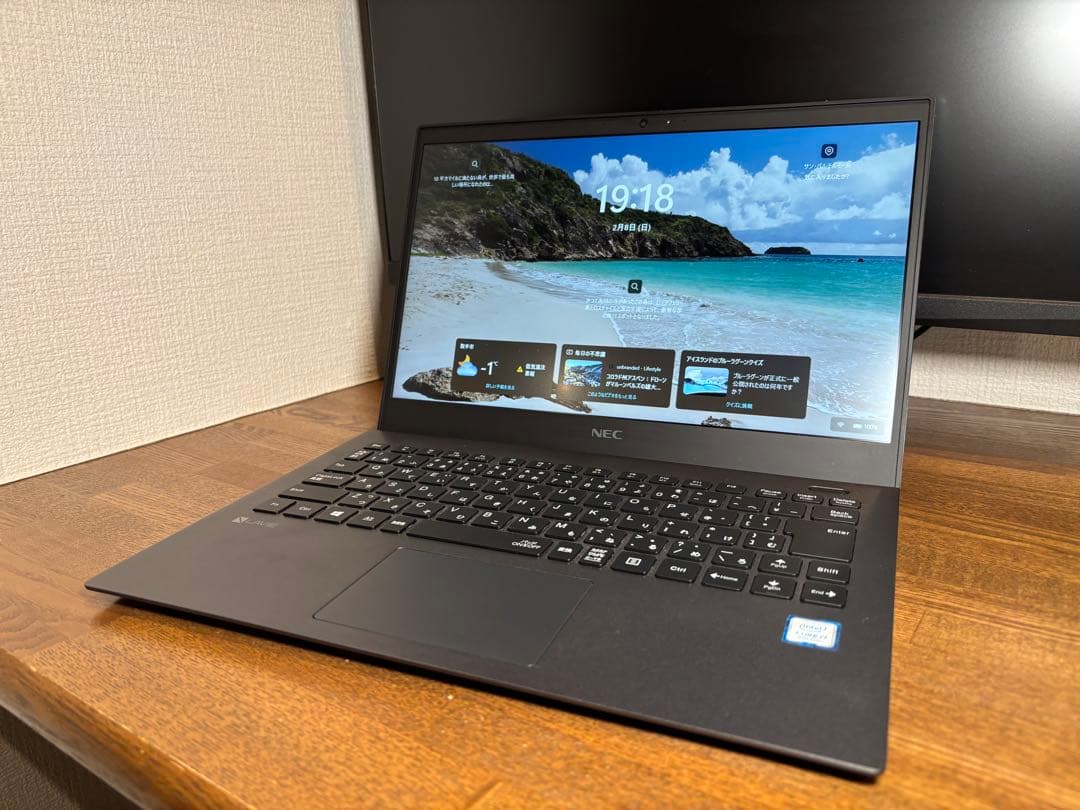 NEC LAVIE軽量ノートパソコン 第8世代i7 SSD 500GB搭載