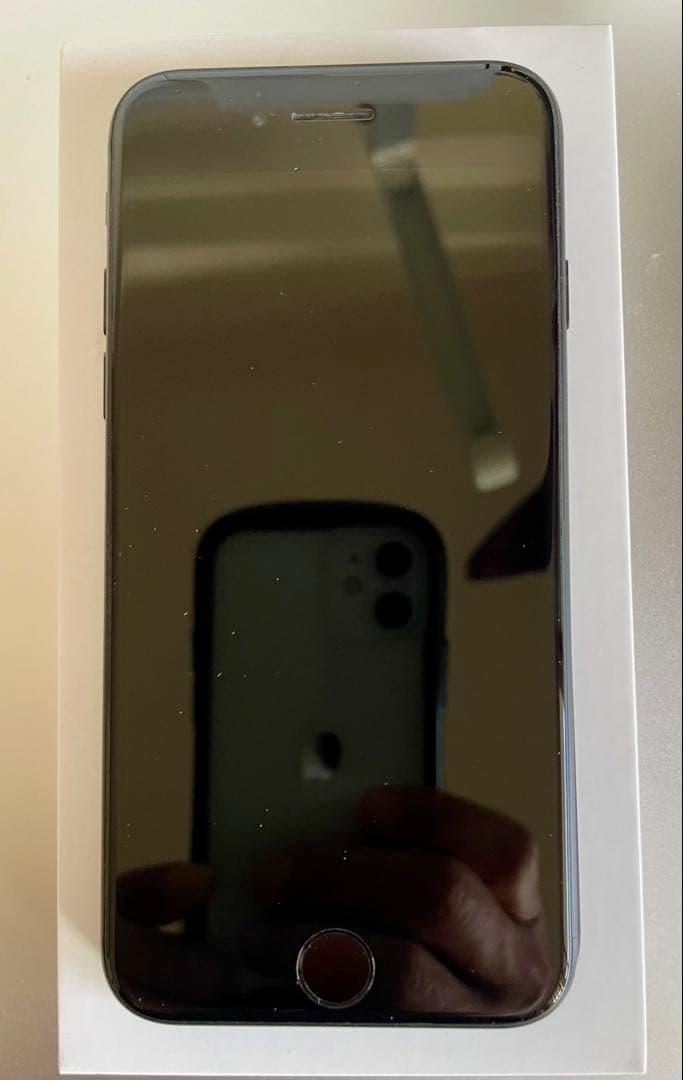 【極美品】Apple iPhone SE2 ブラック 64GB