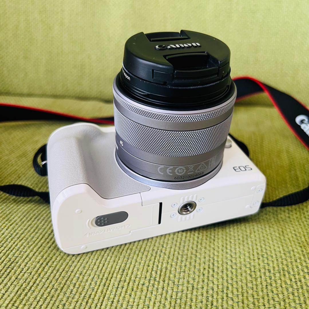 美品 Canon ミラーレス　EOS Kiss M