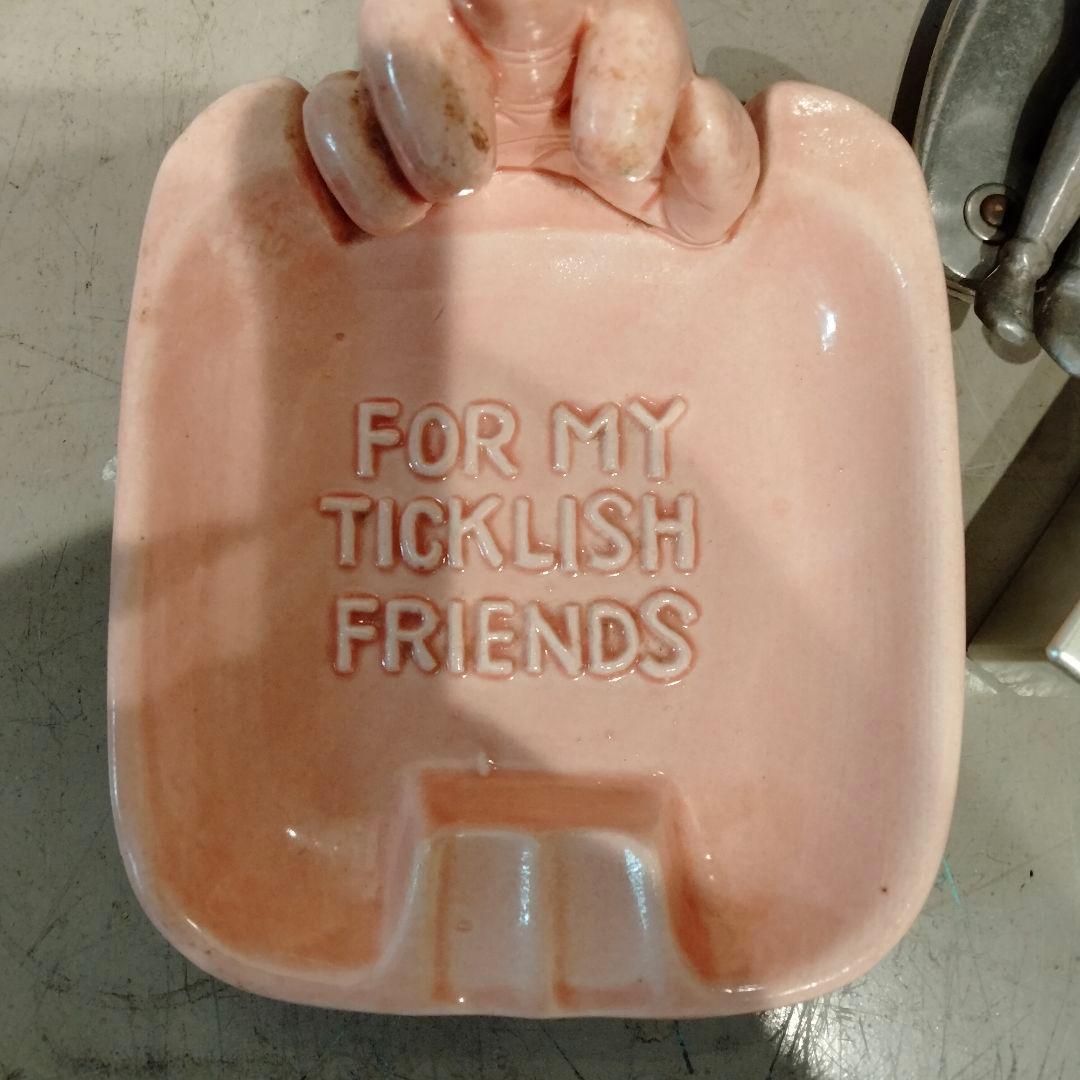 Fuck 　ファックユー　ハンド　手　置物　ビンテージ　反戦　灰皿