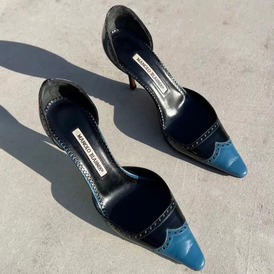 Manolo Blahnik 黒青ポインテッドトゥヒール