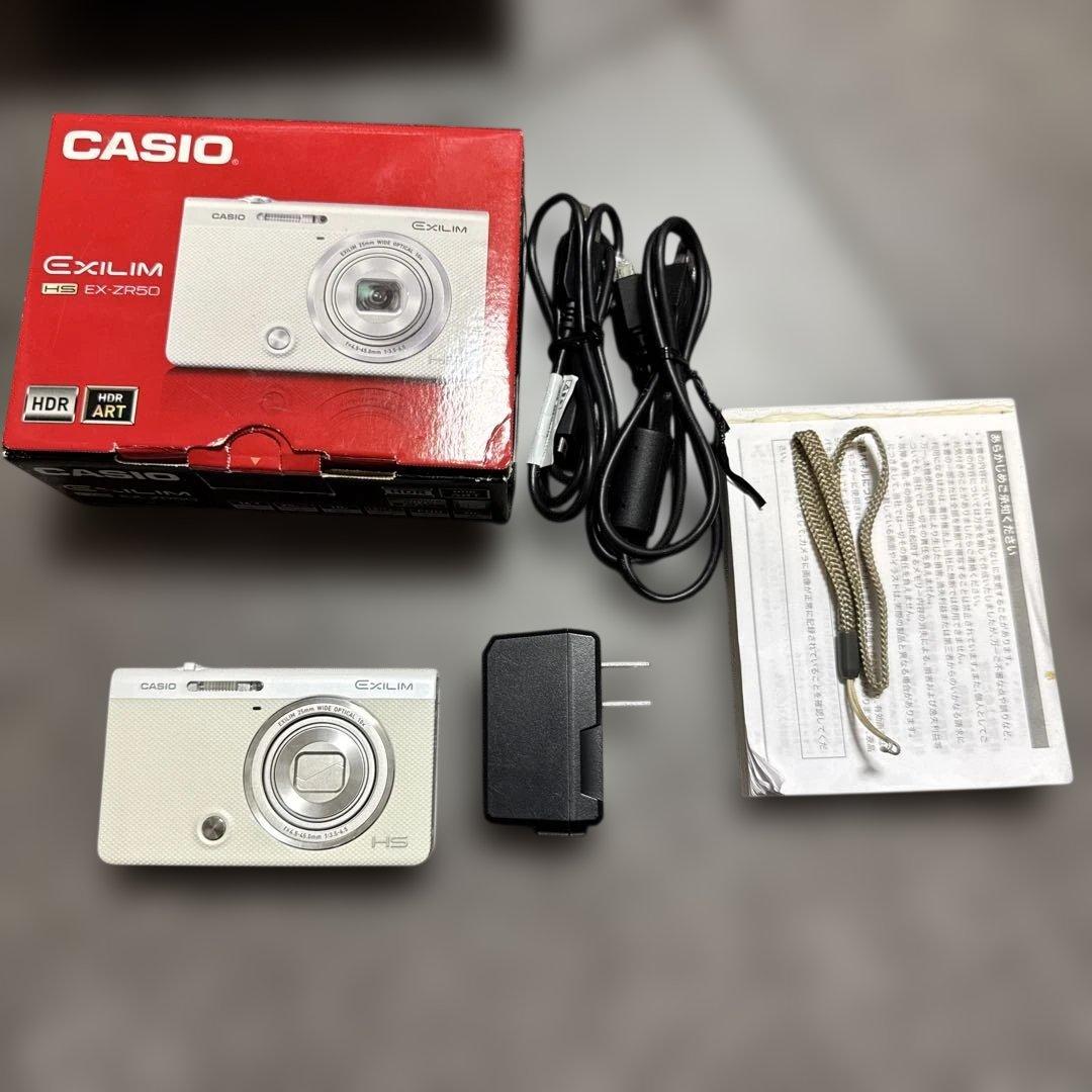 美品CASIOカメラ EXILIM EX-ZR50 ホワイト