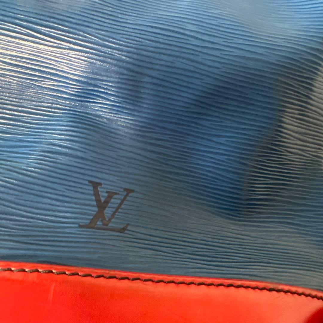 Louis Vuitton エピレザー バケットバッグ