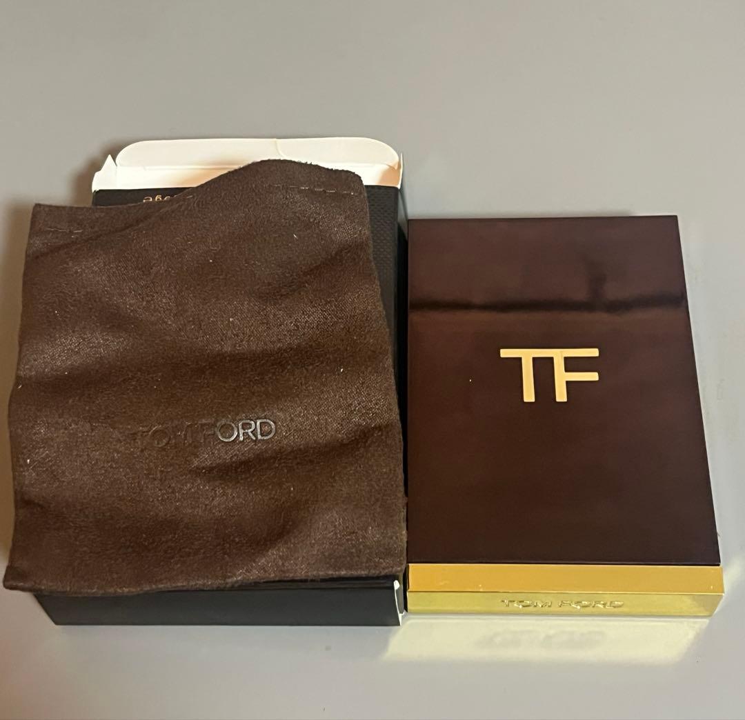 【購入不可】TOMFORD　アイカラークォード　39C バイオレット サテン