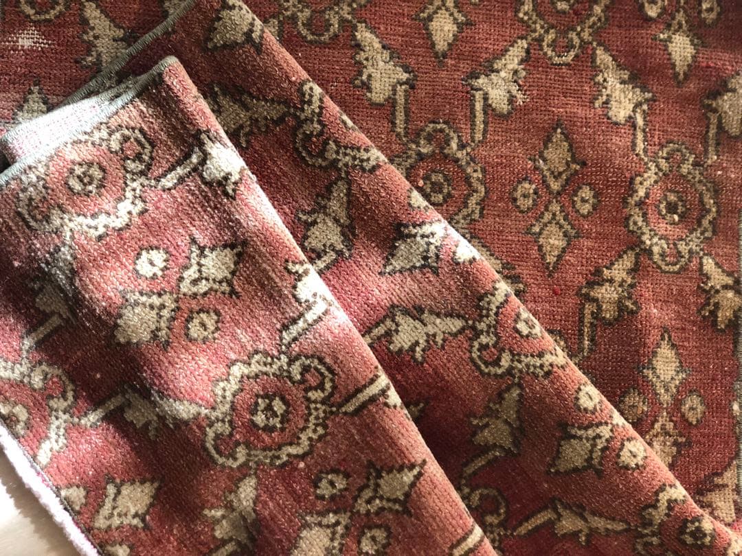 ヴィンテージラグ　ジオメトリック　幾何学　トルコ　アナトリア　オーバーダイ