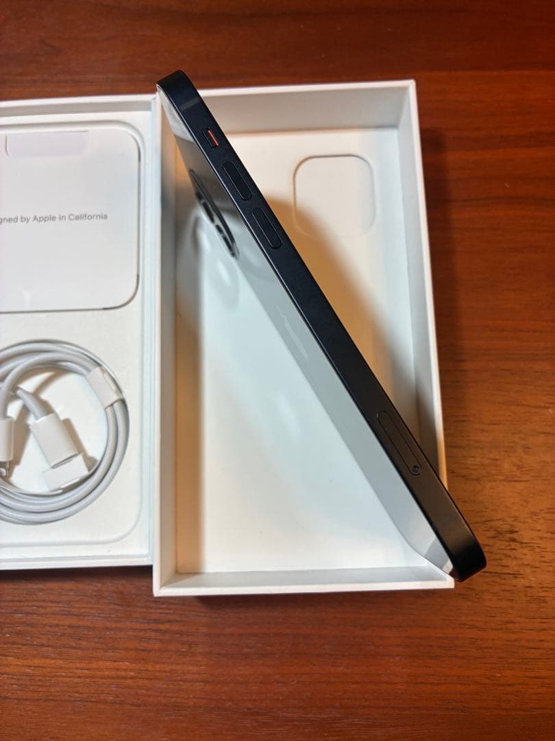 iPhone 12 ブラック64GB 【バッテリー81%】本体 充電ケーブル付き