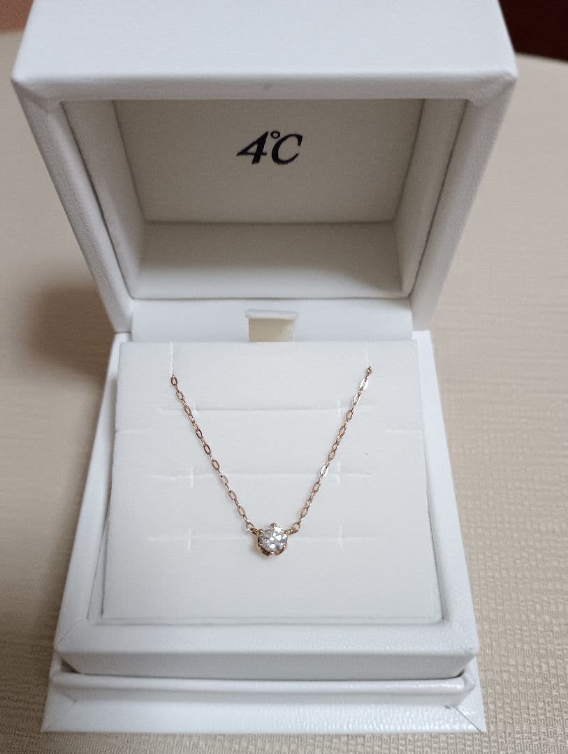 4℃　ネックレス　K18　ダイヤモンド　ピンクゴールド　ほぼ新品　美品
