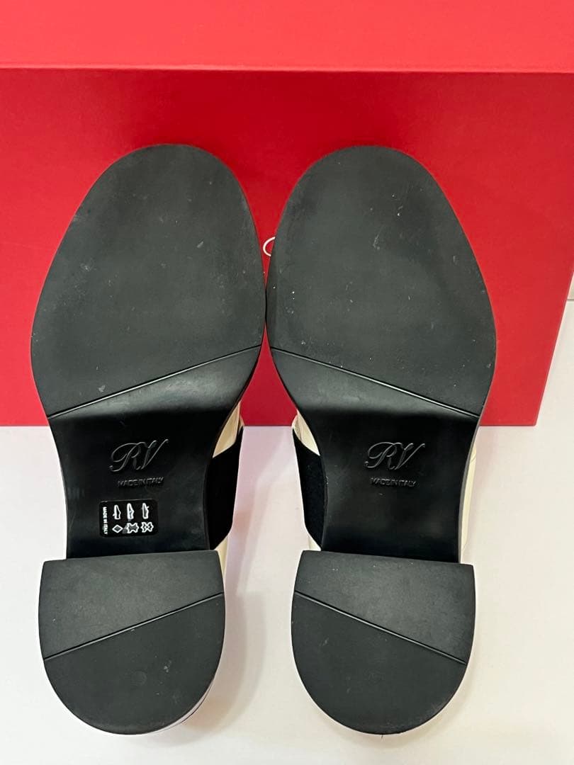 ロジェヴィヴィエ ローファー エナメル オフホワイト 38.5