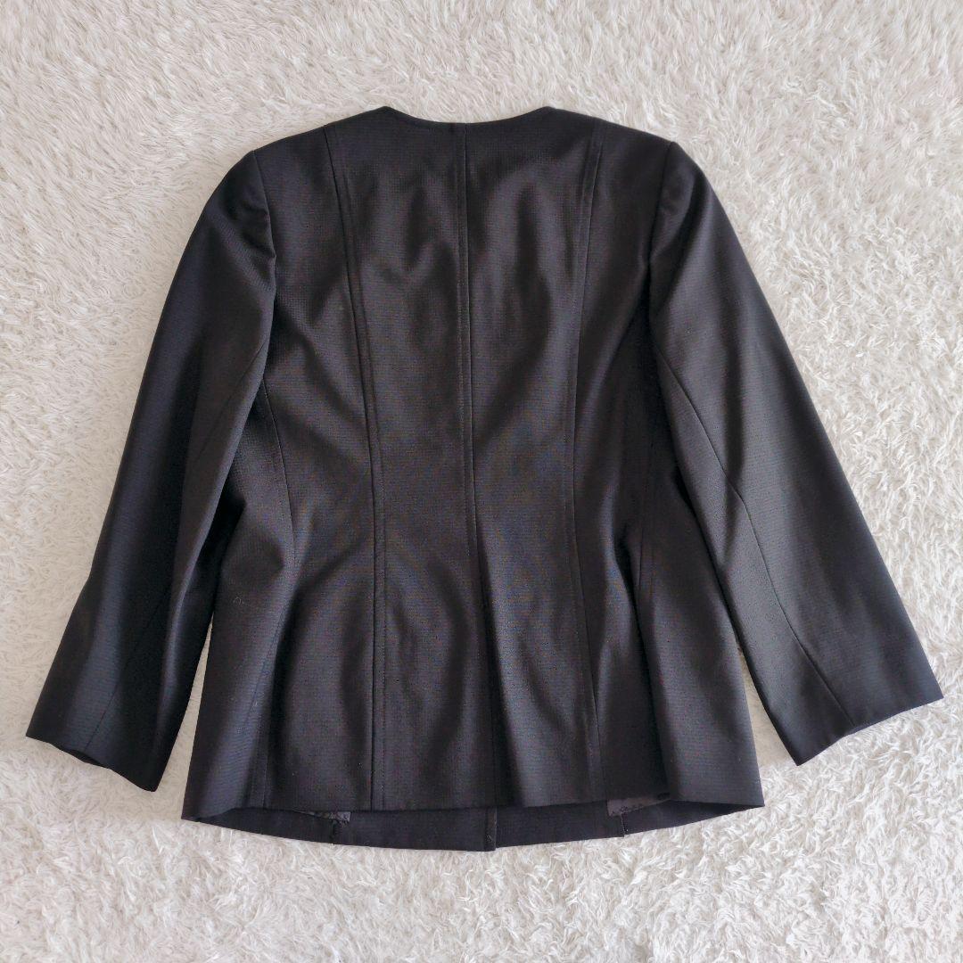 イヴサンローラン　ノーカラースカートスーツ　セットアップ　黒