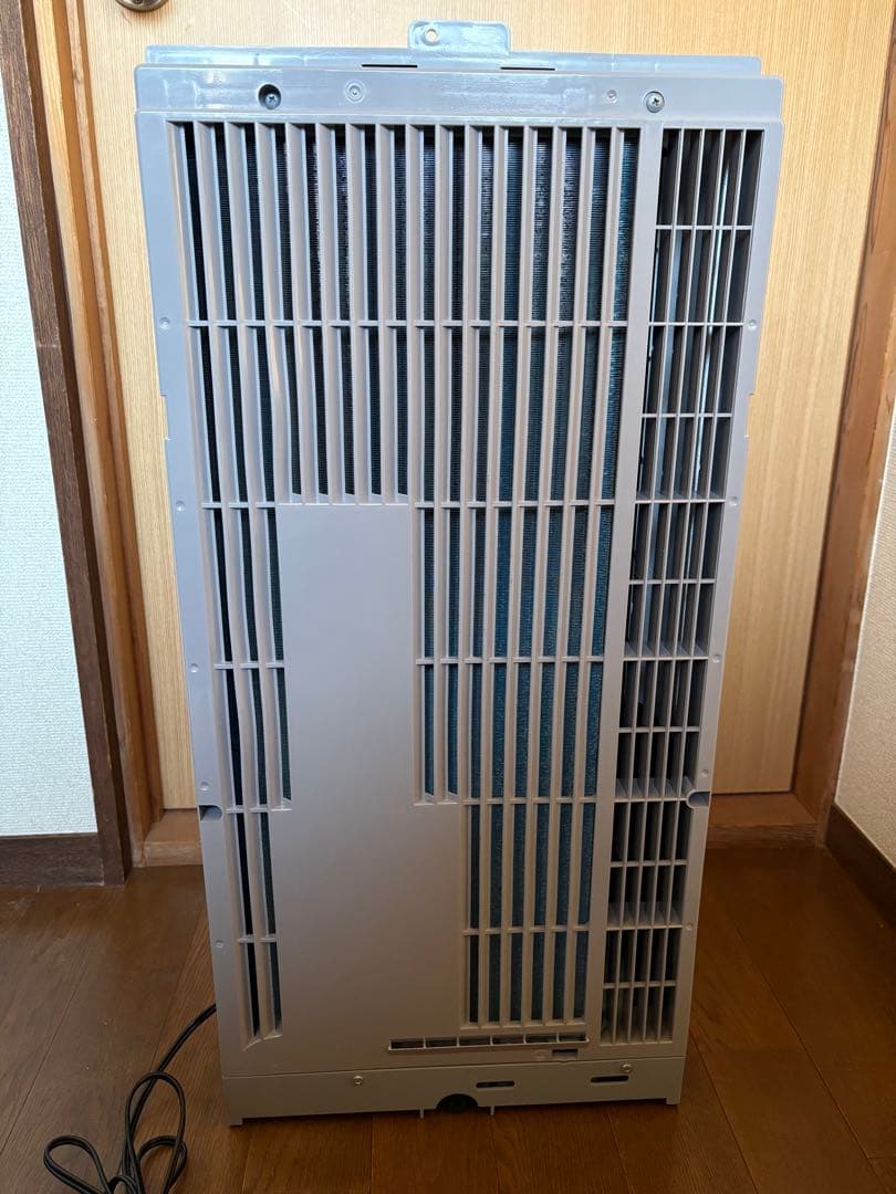 超美品25年購入　窓用エアコン TIW-A16P