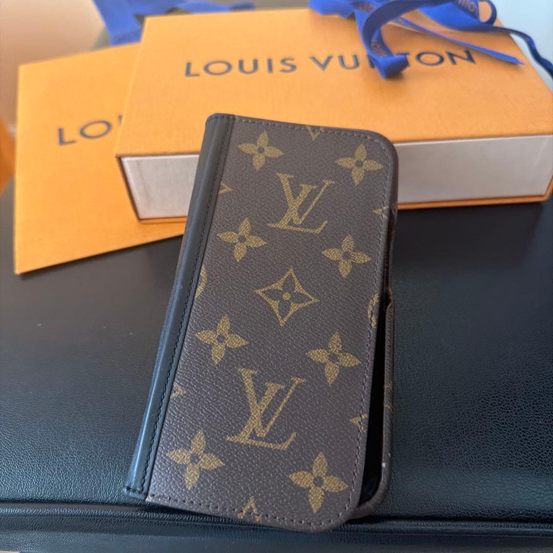ルイヴィトン iPhone15 Pro ケース 手帳型 モノグラム 箱あり正規品