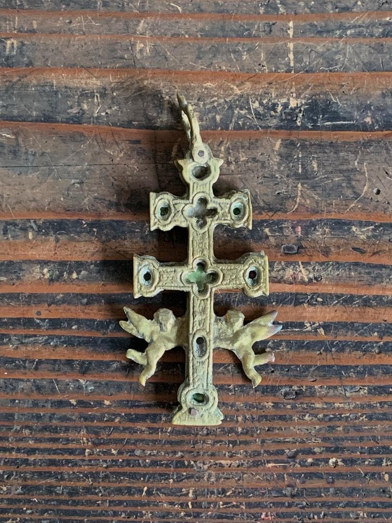 カラバカ村に伝わる伝説の十字架 天使が運ぶカラバカクロス 聖遺物 /K120