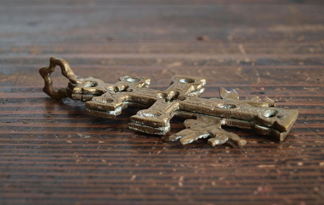 カラバカ村に伝わる伝説の十字架 天使が運ぶカラバカクロス 聖遺物 /K120