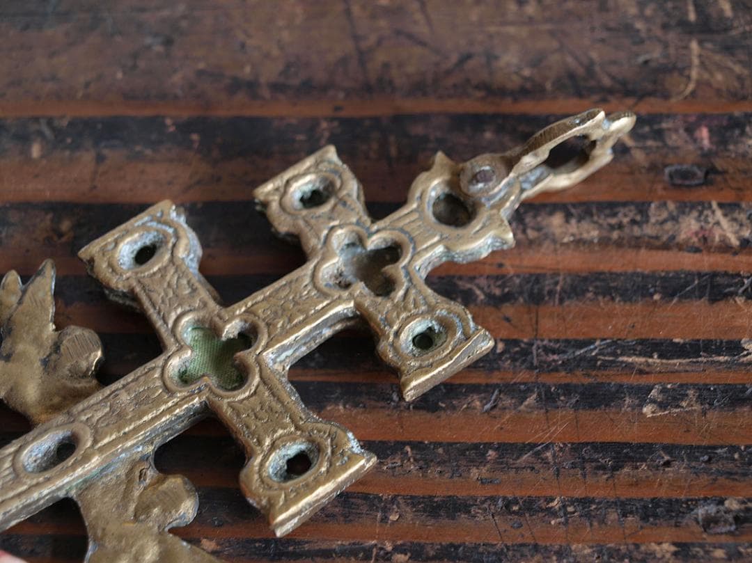 カラバカ村に伝わる伝説の十字架 天使が運ぶカラバカクロス 聖遺物 /K120