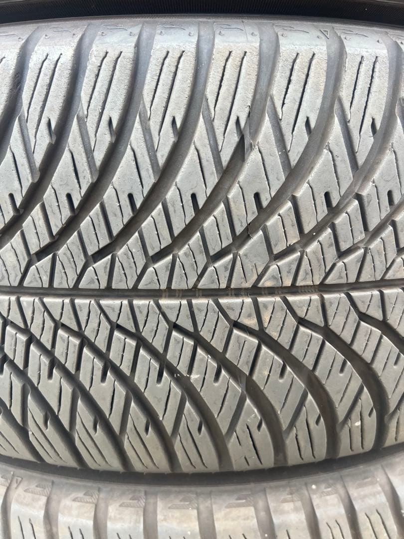 ヨコハマ　ブルーアース　4S aw21 215/60r17 24年製　バリ山