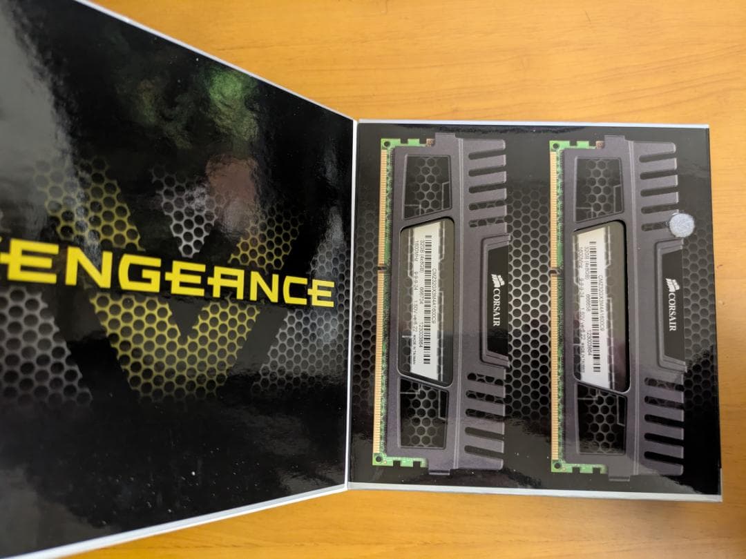 CORSAIR VENGEANCE 32GB DDR3-1600MHz メモリ