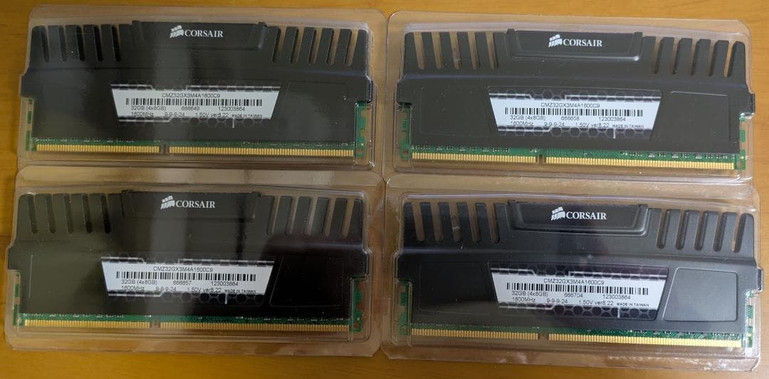 CORSAIR VENGEANCE 32GB DDR3-1600MHz メモリ
