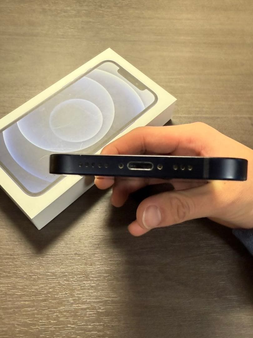 iPhone12ブラック128GB 箱付き 初期化済み SIMロック解除済み