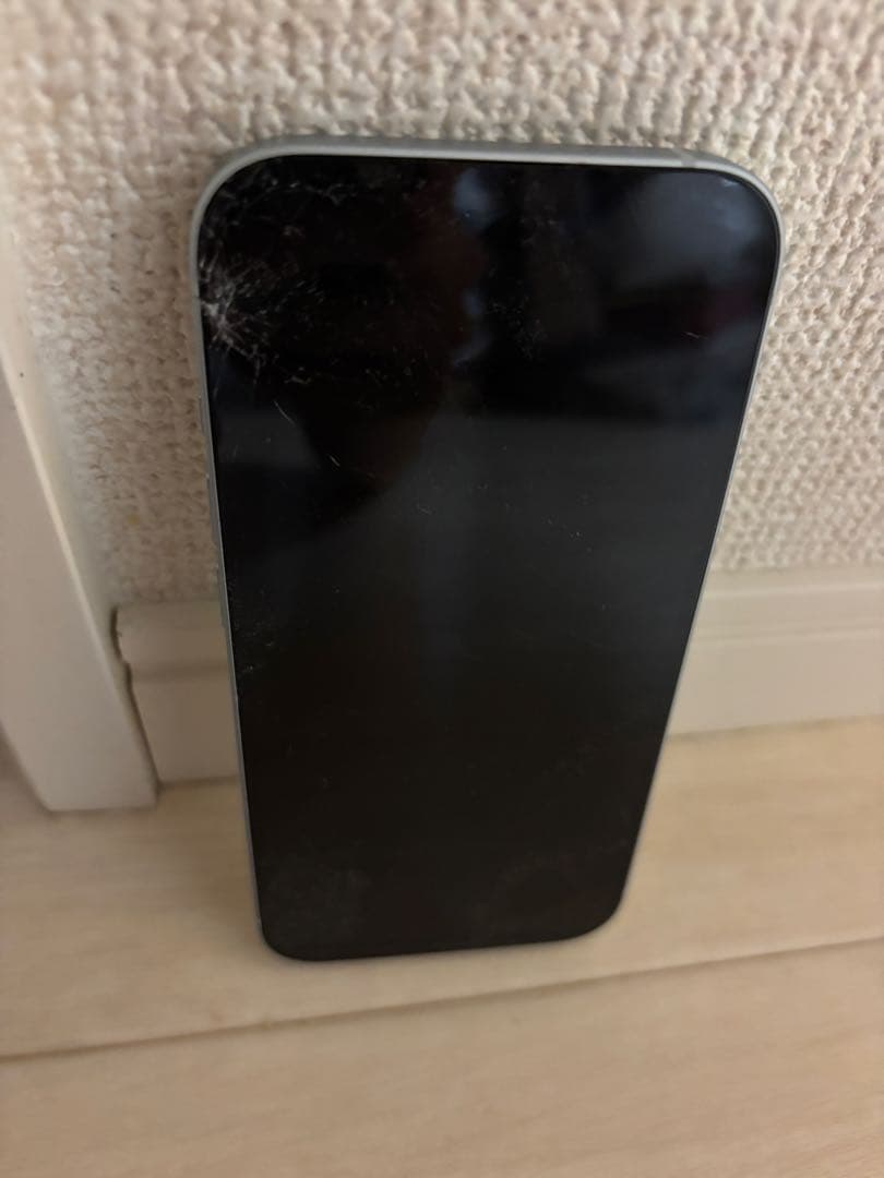 ア*3様 iPhone15 128gb ジャンク品　液晶割れ