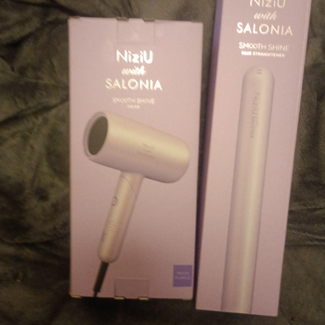 NiziU with SALONIA SMOOTH SHINE ドライヤー