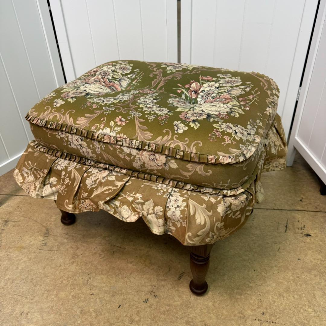 ★飛騨産業　キツツキマーク　スツール　オットマン　花柄