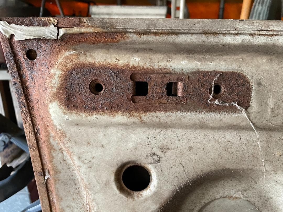 お宝発見希少 スカイライン、ケンメリ、ボンネット、GTR、レストアモール付き