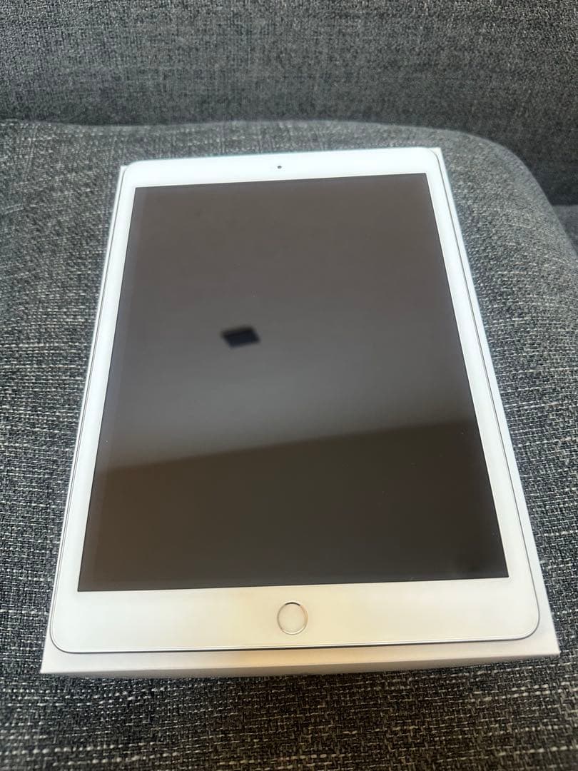 Apple iPad 7th シルバー 32BG 美品