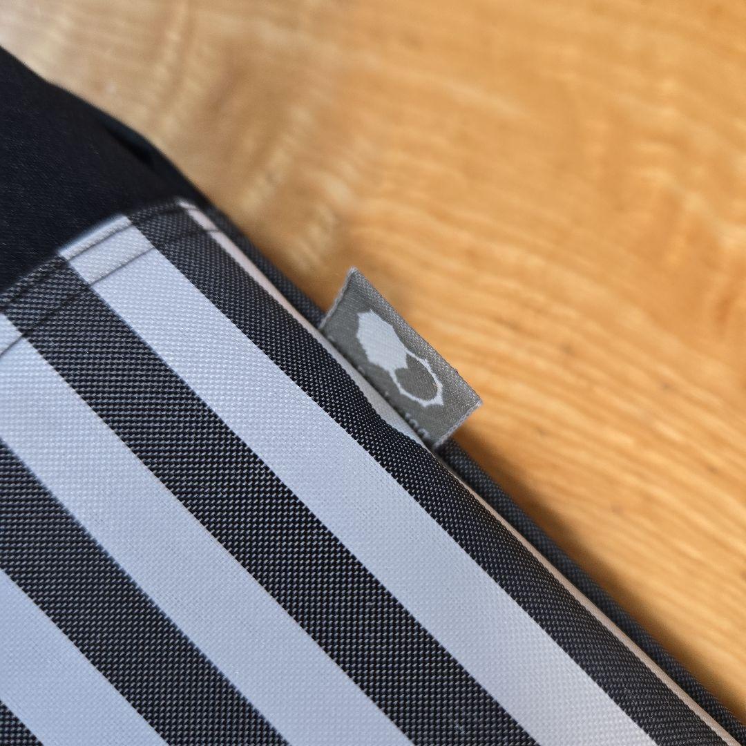 【未使用】サンバリア100　折りたたみ日傘 3段折 / コンビ白黒ストライプ