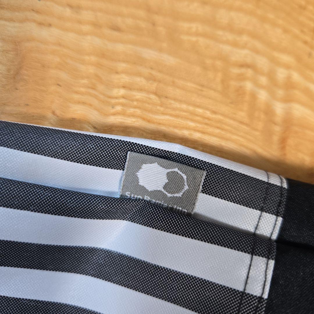 【未使用】サンバリア100　折りたたみ日傘 3段折 / コンビ白黒ストライプ