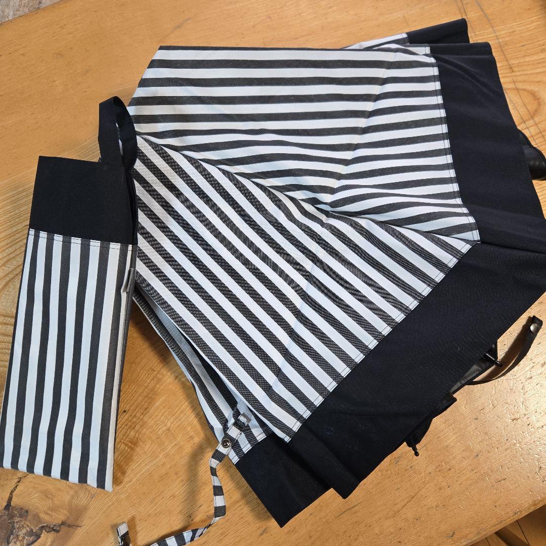 【未使用】サンバリア100　折りたたみ日傘 3段折 / コンビ白黒ストライプ