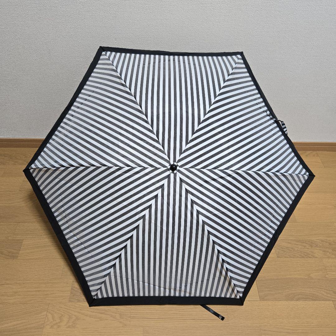 【未使用】サンバリア100　折りたたみ日傘 3段折 / コンビ白黒ストライプ