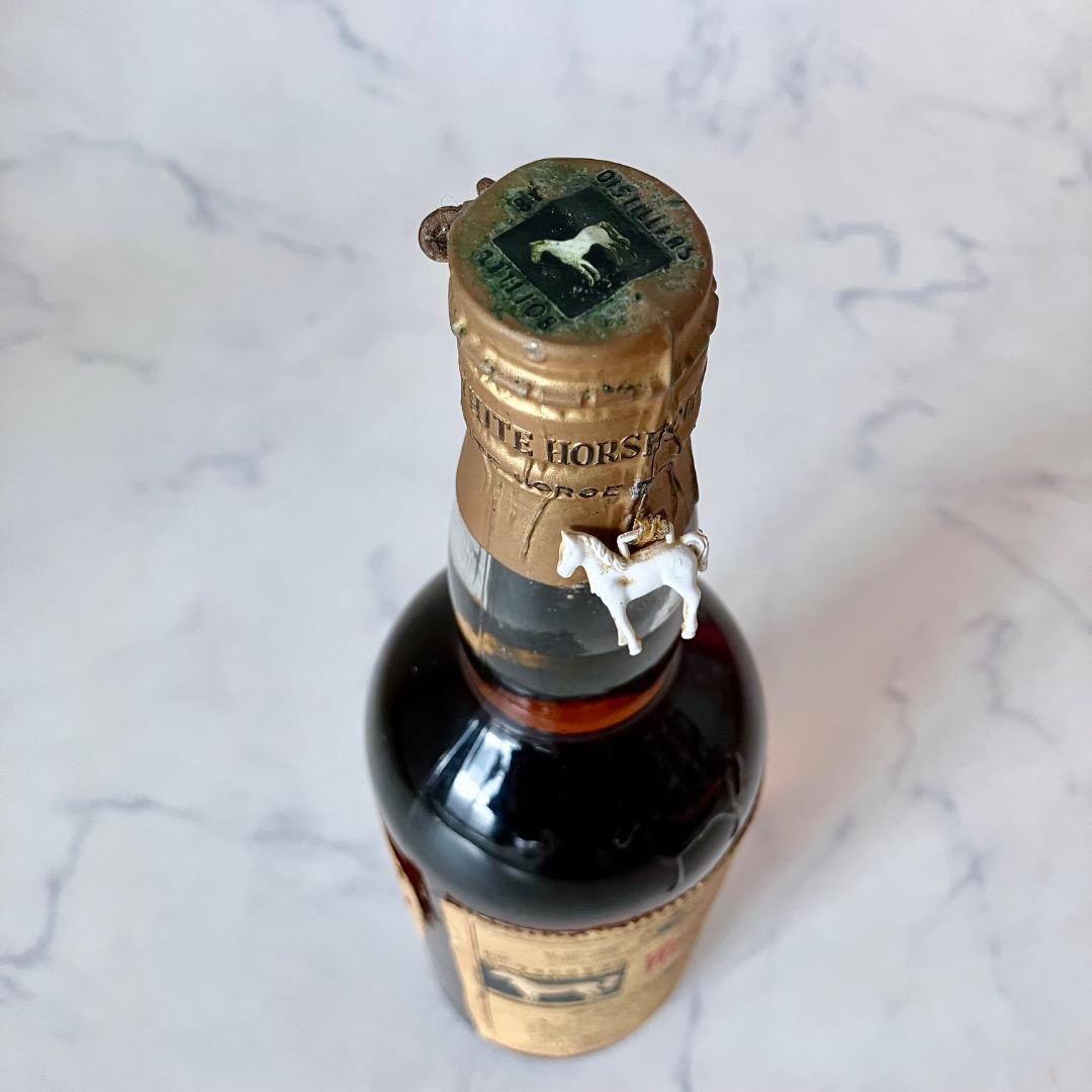 【未開栓】白馬のフィギュア付き ホワイトホース スコッチウイスキー 750ml