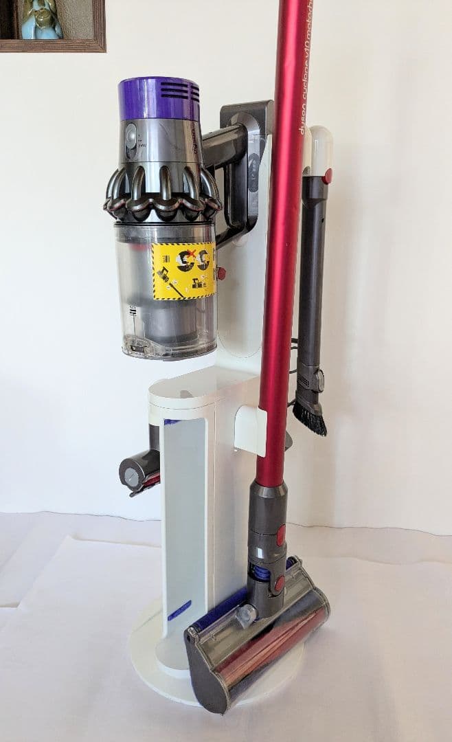 【55分稼働】ダイソン掃除機V10 スタンド(フロアドック）付き　①