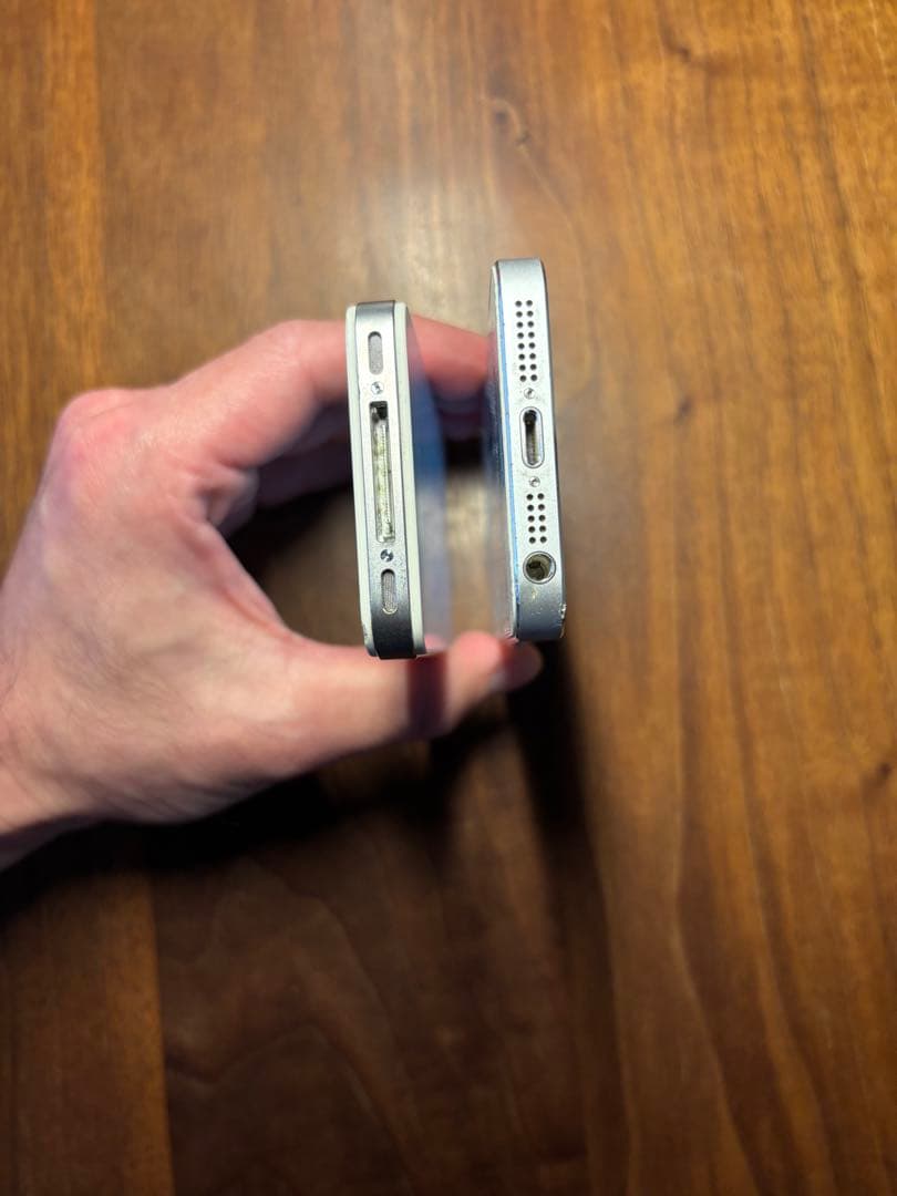 iPhone 4S / iPhone 5s 本体 2台セット 初期化済み