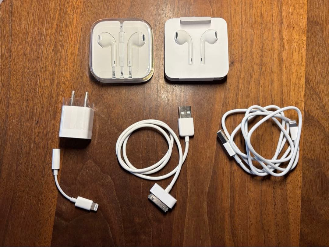 iPhone 4S / iPhone 5s 本体 2台セット 初期化済み