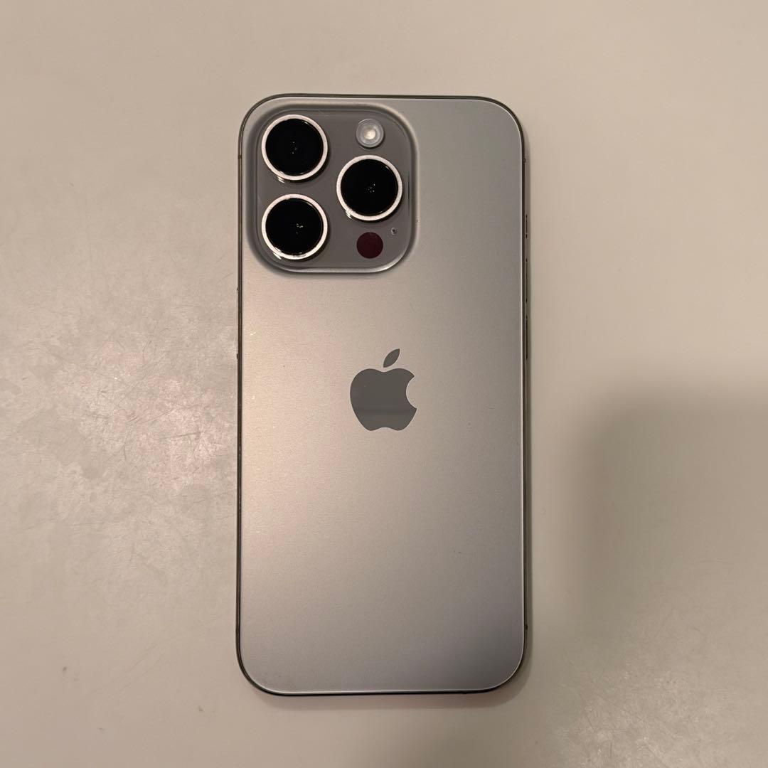 iPhone 15 Pro ナチュラルチタニウム128GB 本体