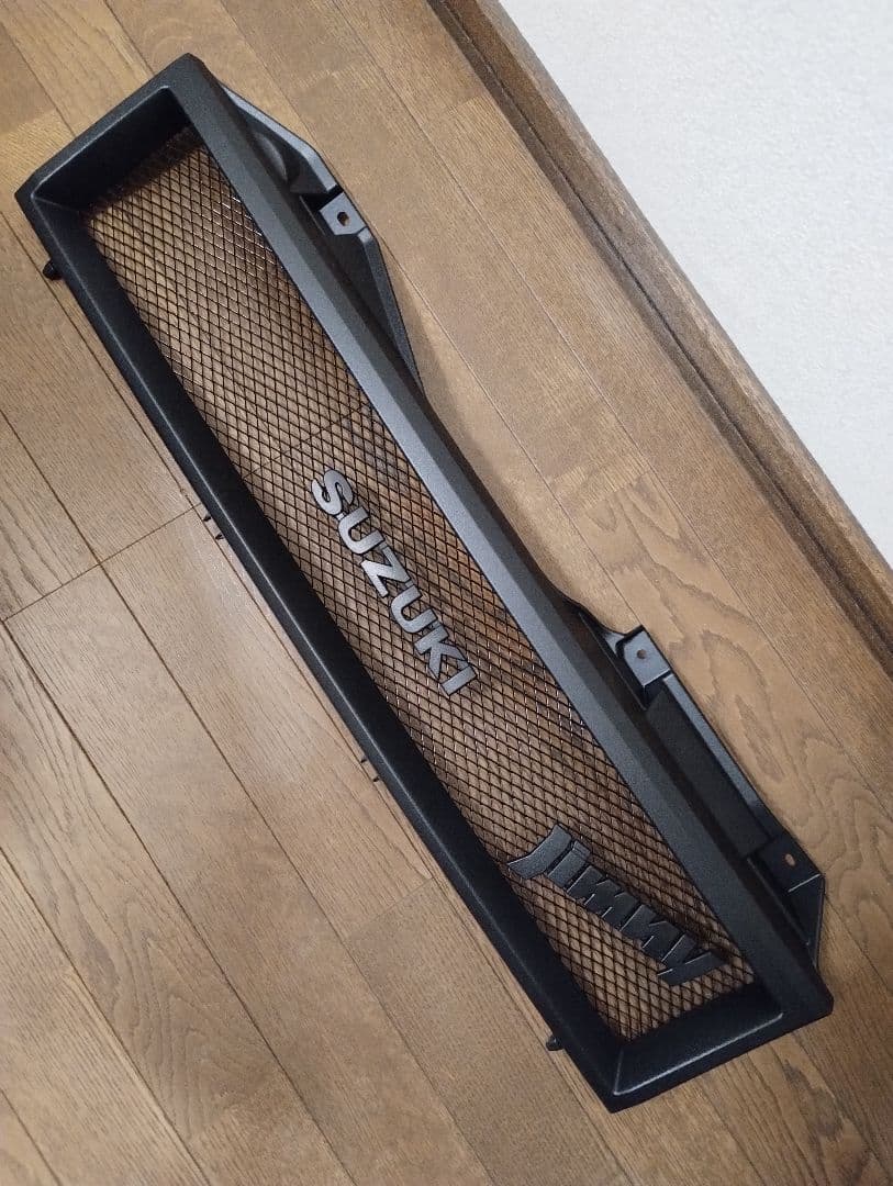 スズキジムニーJB23純正フロントグリル改 ラバーチッピング塗装 + エンブレム