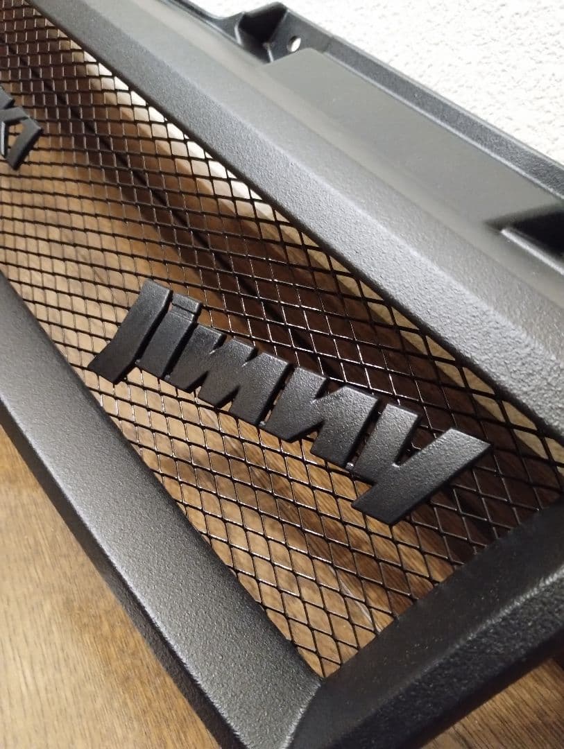 スズキジムニーJB23純正フロントグリル改 ラバーチッピング塗装 + エンブレム