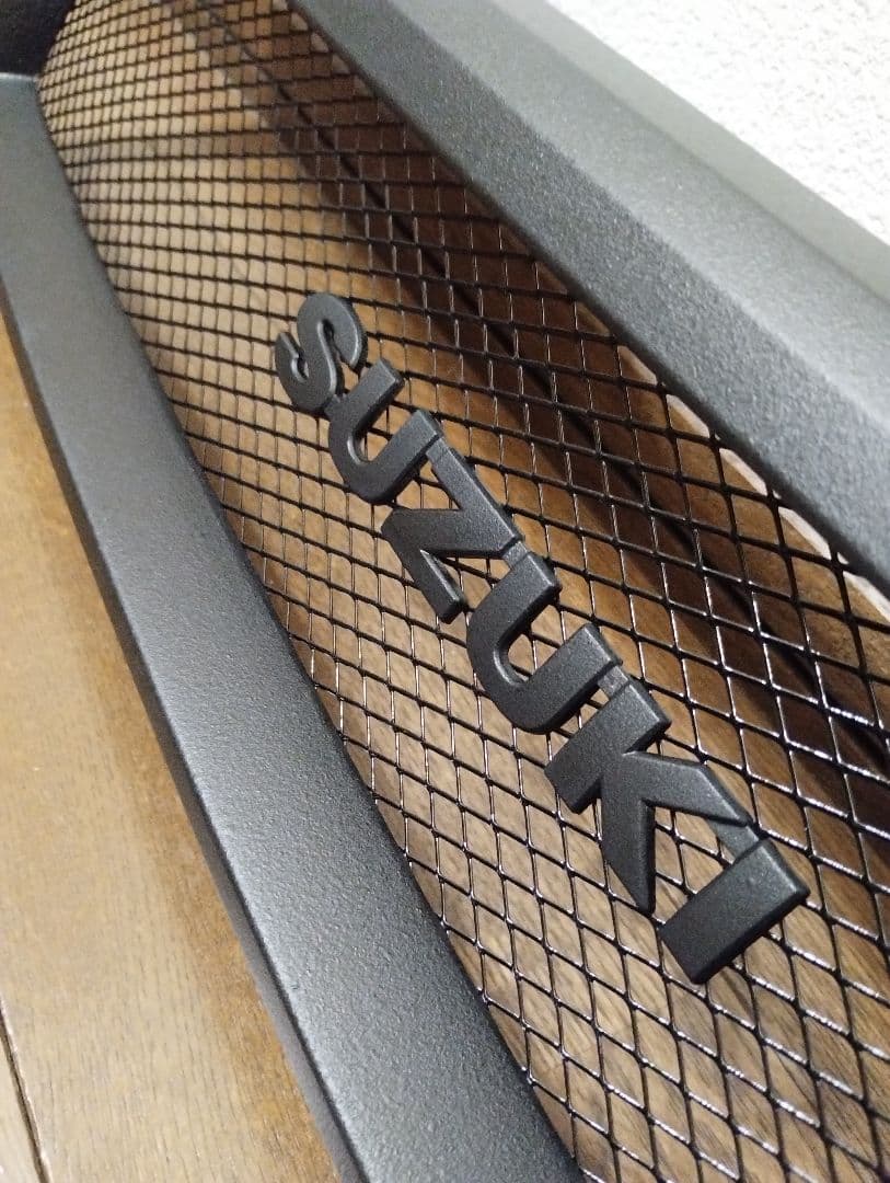 スズキジムニーJB23純正フロントグリル改 ラバーチッピング塗装 + エンブレム
