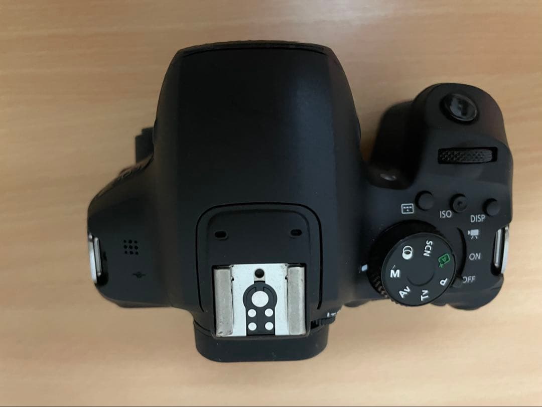 EOS Kiss X10i・ボディー本体標準　広角　望遠　バッテリーセット