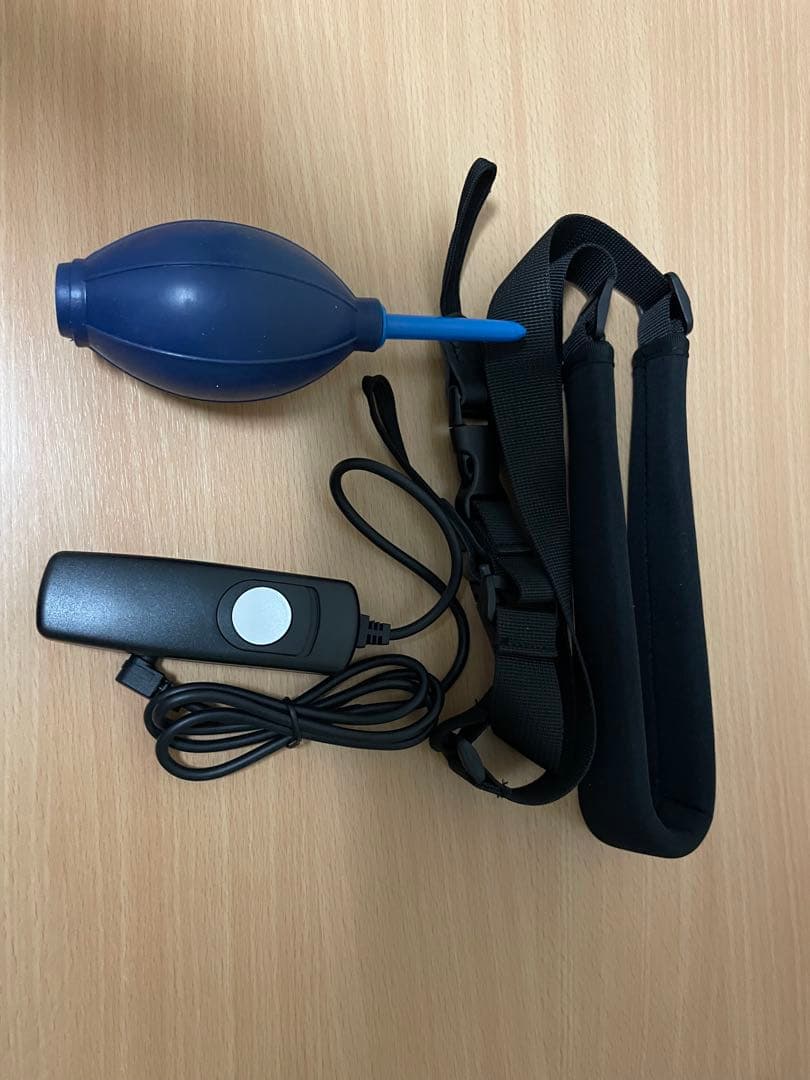 EOS Kiss X10i・ボディー本体標準　広角　望遠　バッテリーセット