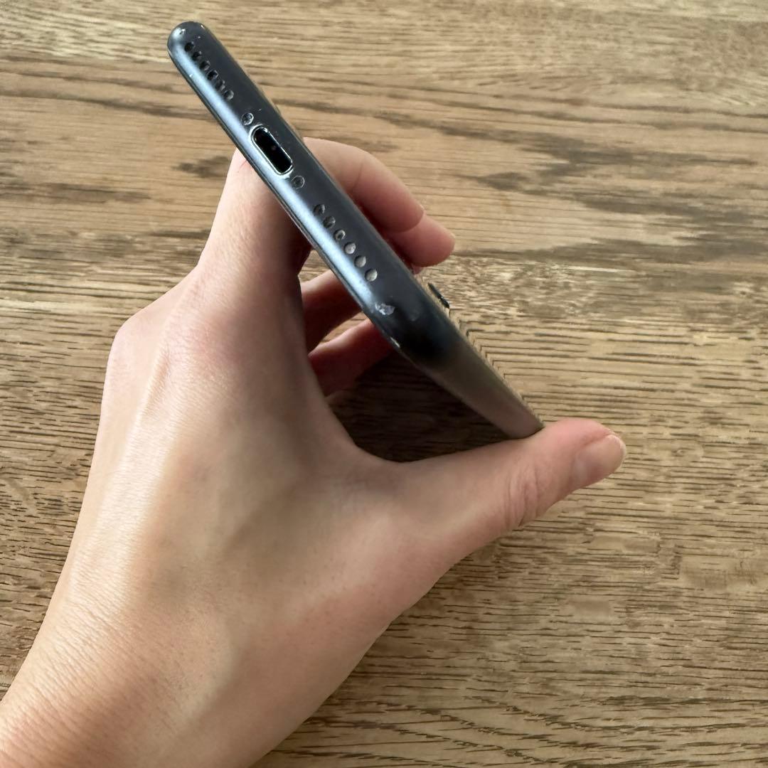 Apple iPhone SE ブラック 64GB