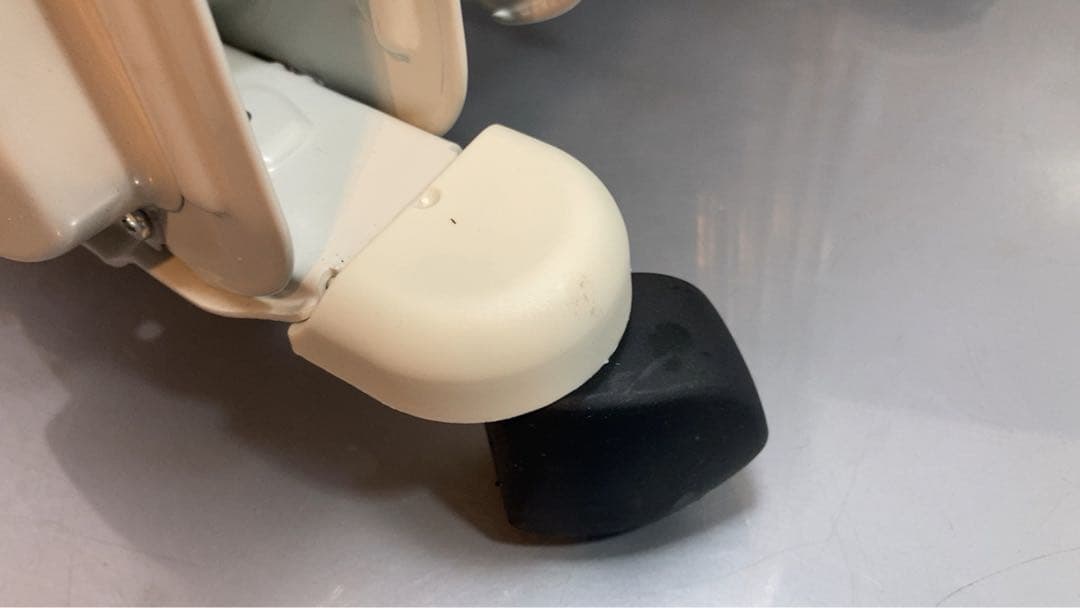 デロンギオイルヒーター　H770812EFS トップハンガー付き