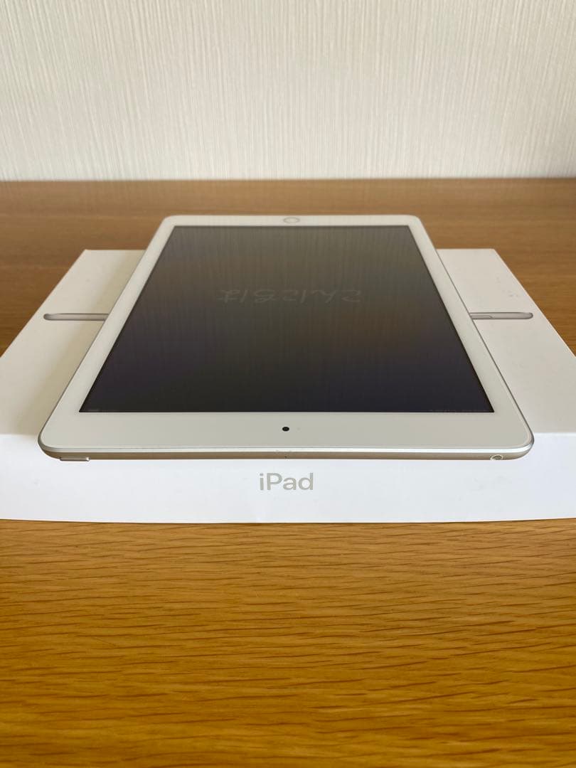 iPad 第5世代 極美品　128GB 純正付属品付　iPad本体