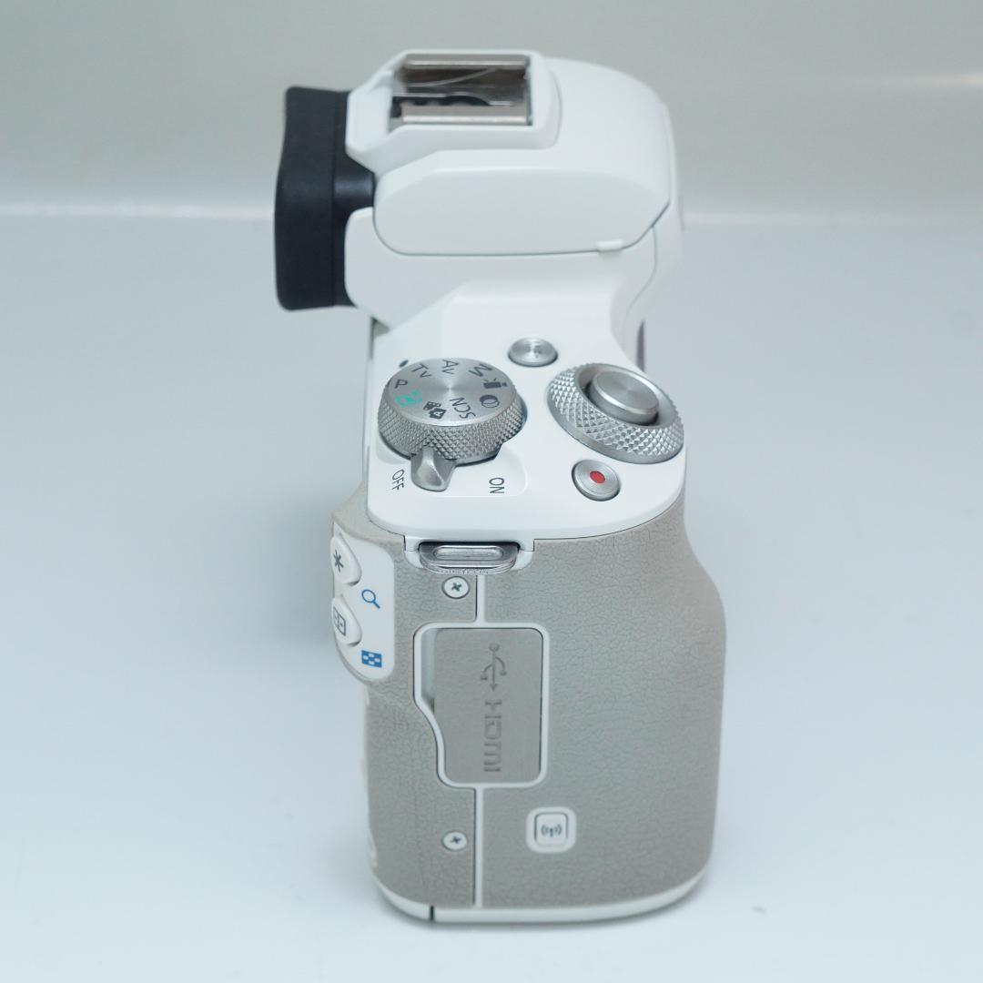 スマホ転送機能付♪キヤノン EOS Kiss M2 ホワイト