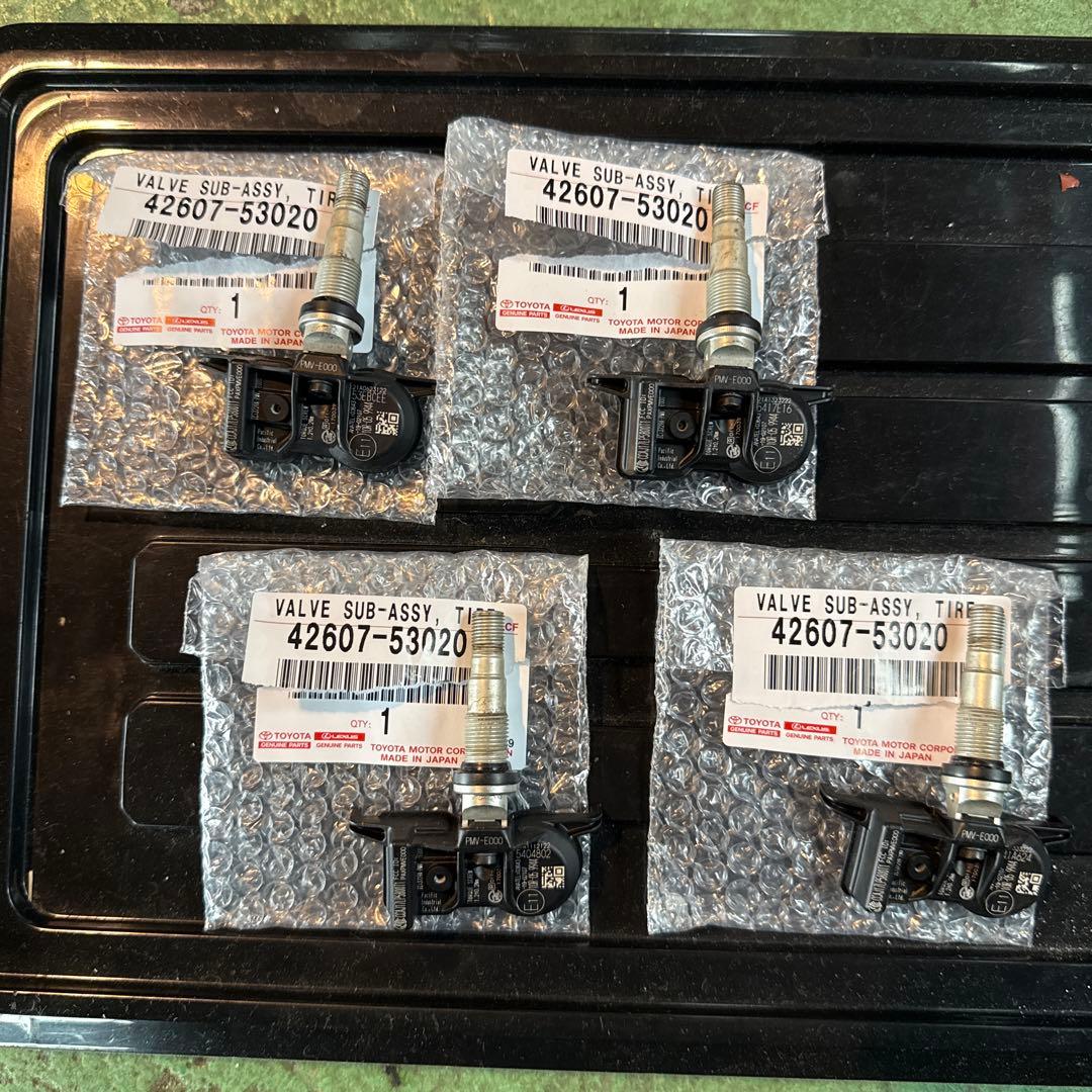 レクサスUX空気圧センサー42607-53020 4個セット